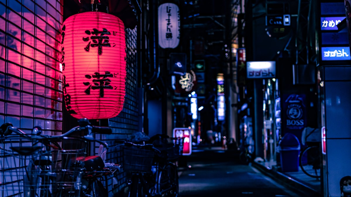 Japan's Tourism Paradox: A Record-Breaking Boom Meets a Sudden Chinese Chill